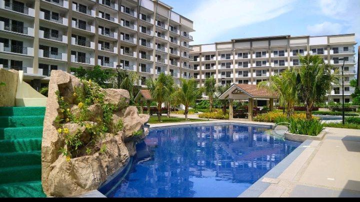 Acacia Estates Taguig Aparthotel Manila Exterior photo